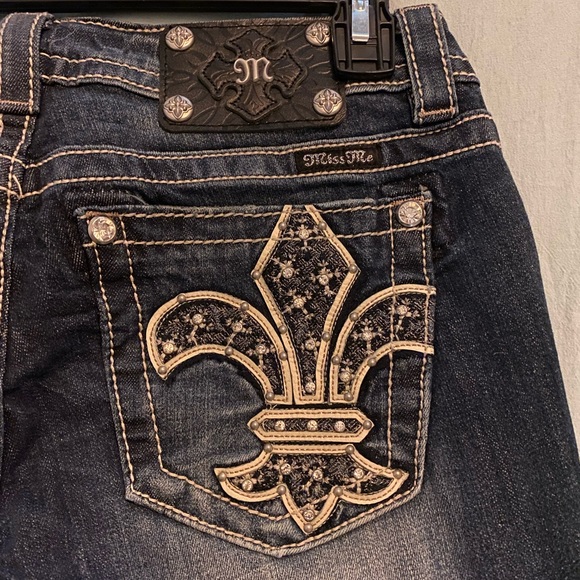 🤩NWT Miss Me Skinny Straight-Rise Jeans🤩 - Picture 2 of 7